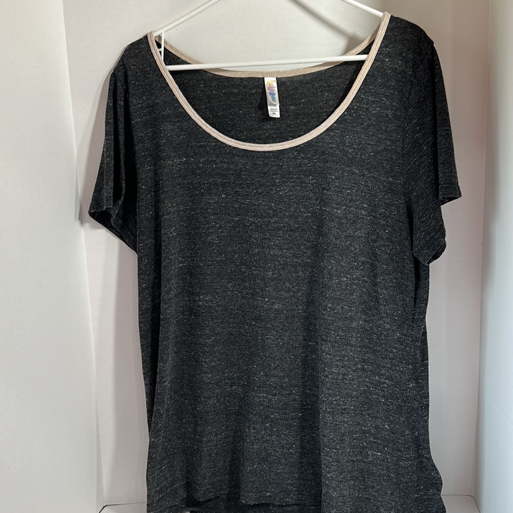 Lularoe heathered gray short sleeve shirt size 2XL modest